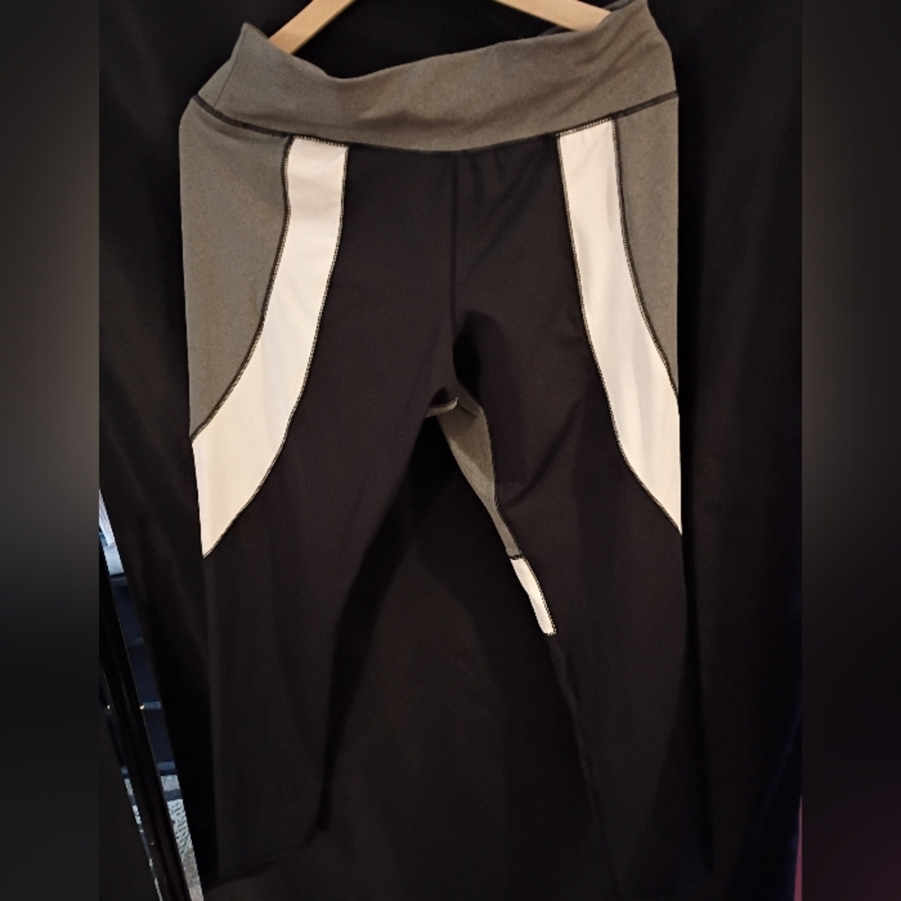 New York & Company Black and Gray Leggings